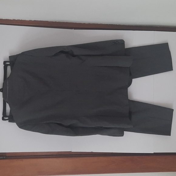 Hugo Boss Virgin Wool Super 100 dark gray pinstripe suit size 38S - Picture 10 of 16